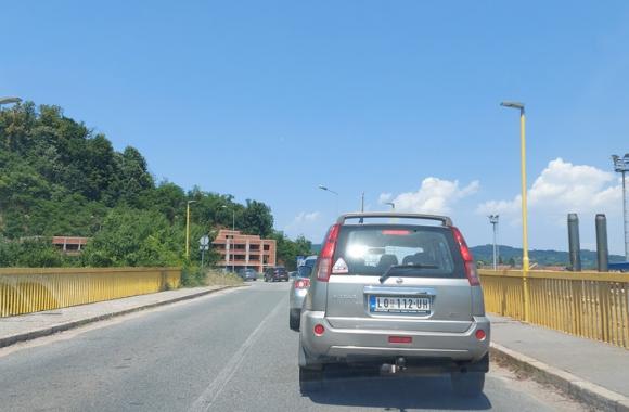 Guzve na granicnom prelazu Karakaj