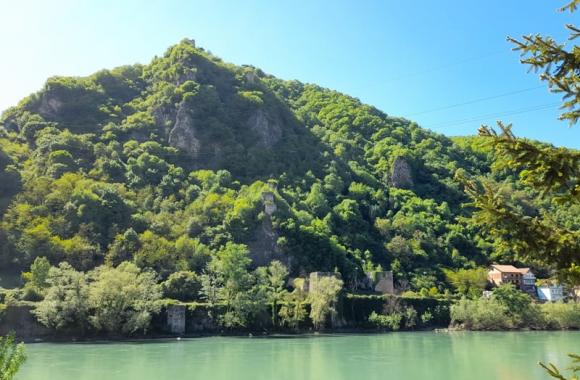 Naslovna Djurdjev grad