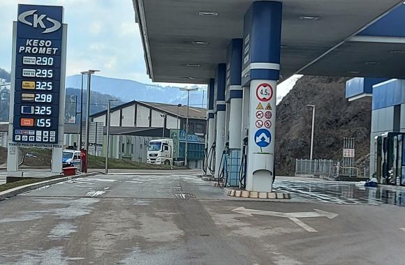 Benzinska pumpa