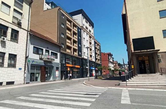 zvornik vrucina prazne ulice