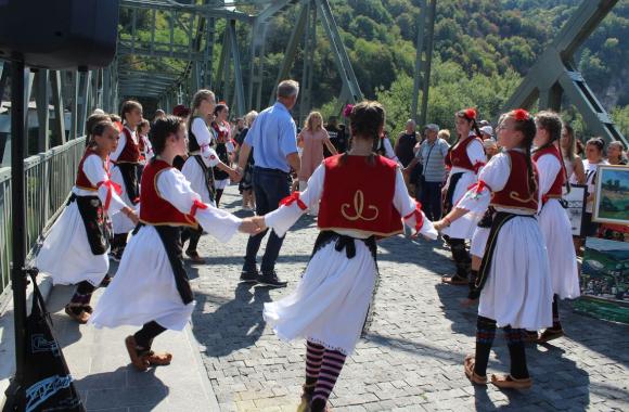 ljudi i mostovi