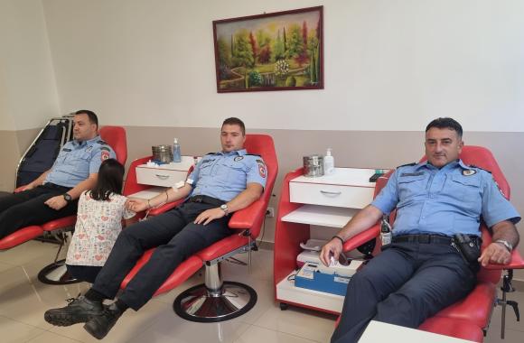 Policija darivanje krvi