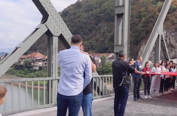 čes