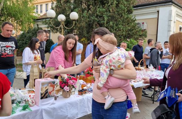 humani bazar Maja