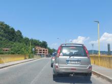 Guzve na granicnom prelazu Karakaj