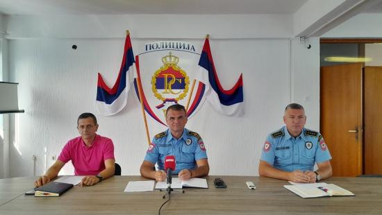 policija